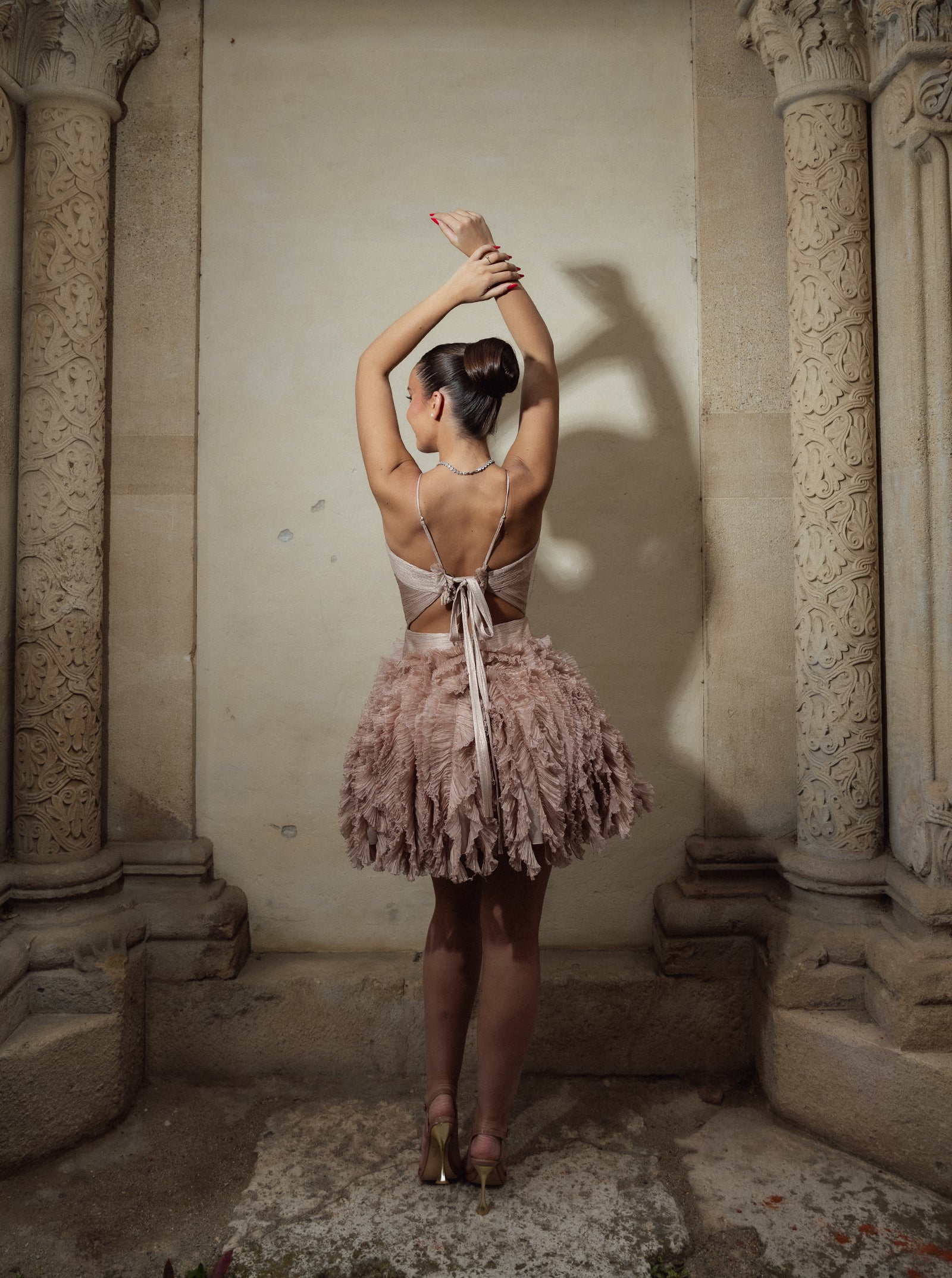 Rochie scurtă, Kate, cu fustă voluminoasă din tulle, nude rose